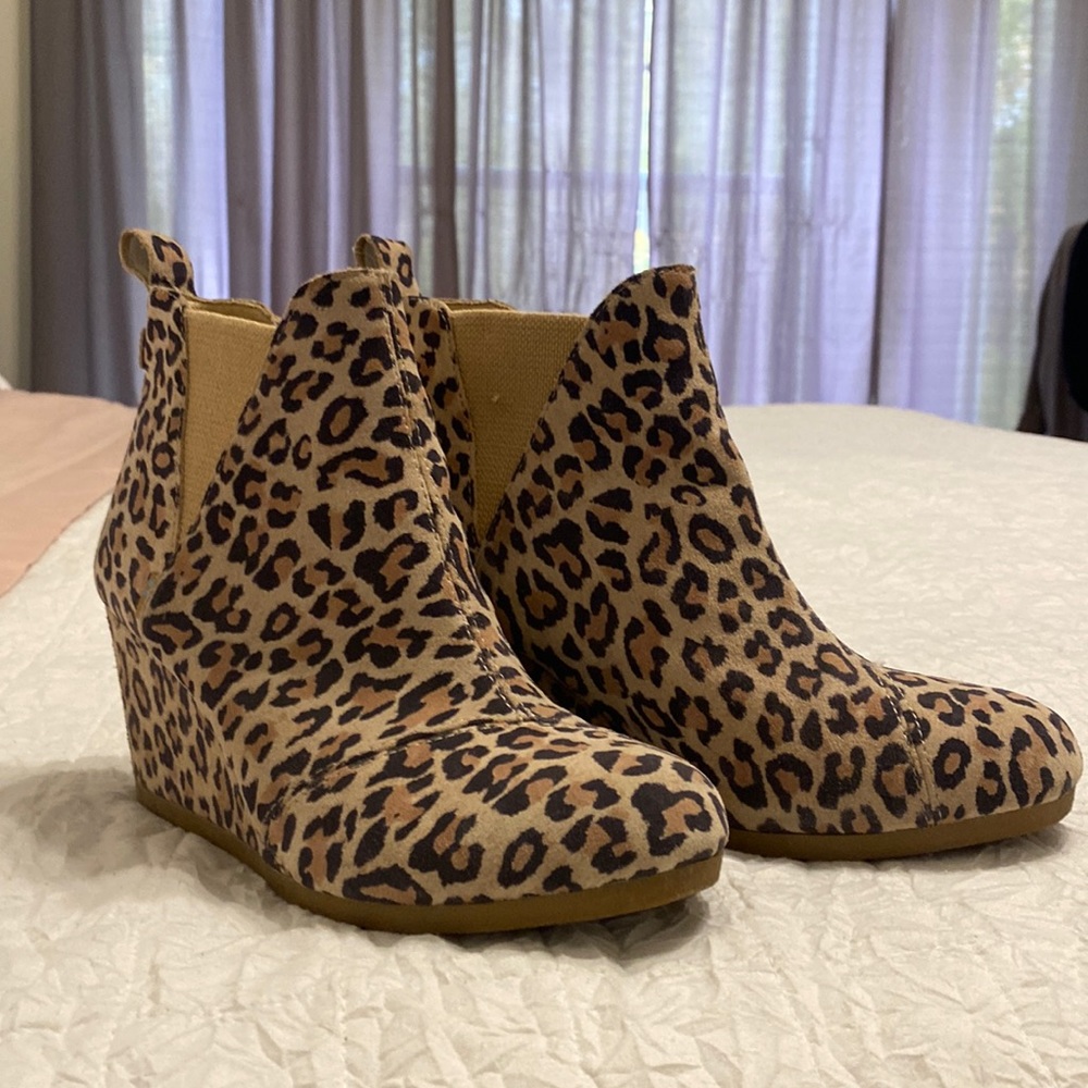 Toms Leopard Wedges